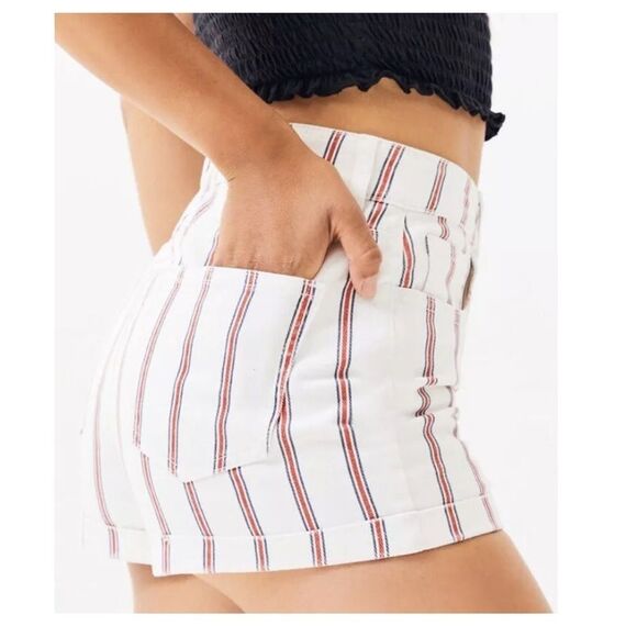 NWT PacSun Los Angeles Shorts Women's 26 White Red Striped Mom Shorts Pockets. - Picture 2 of 12